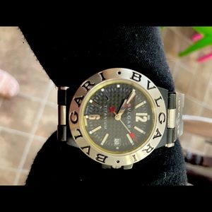 Bvlgari vintage watch , great condition . Authentic